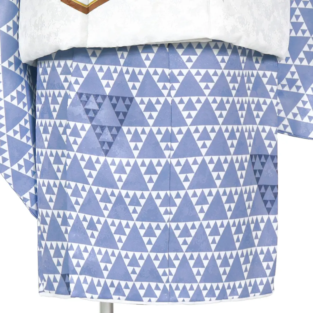 青地に鱗紋、白地に鶴の被布コートセット／裾詳細