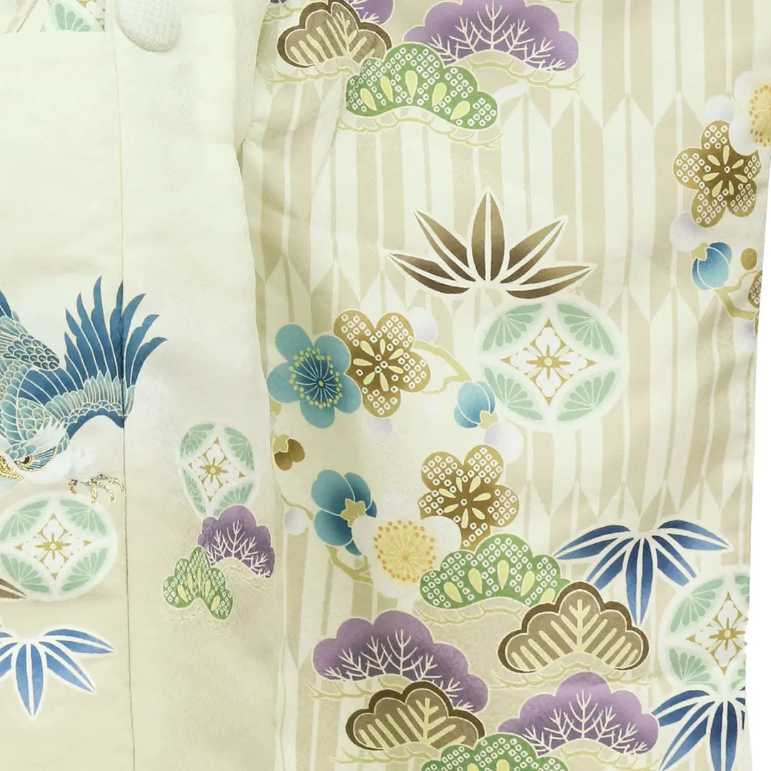 白地にベージュの矢絣と松竹梅、鷹の被布コートセット／七五三・三歳男の子・被布コートセット