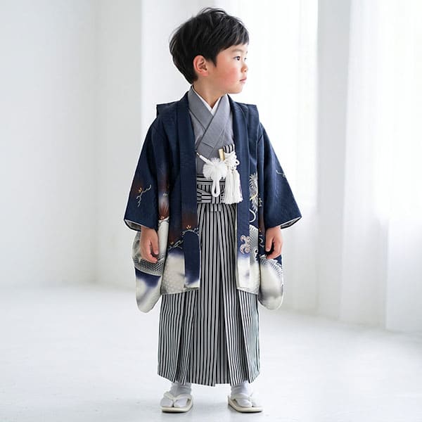 紺地に鷹と雲龍、黒縞の袴／七五三・三歳男の子・袴 | 宅配着物