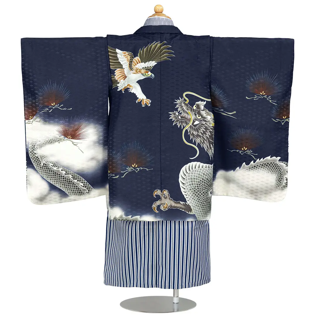 紺地に鷹と雲龍、紺縞の袴／七五三・三歳男の子・袴 背中