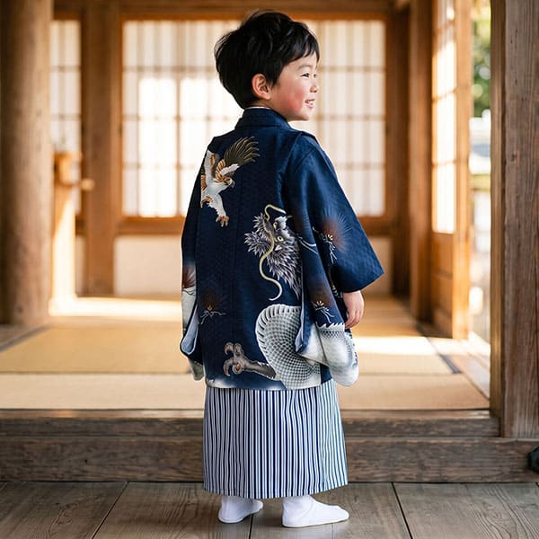 紺地に鷹と雲龍、紺縞の袴／七五三・三歳男の子・袴 | 宅配着物