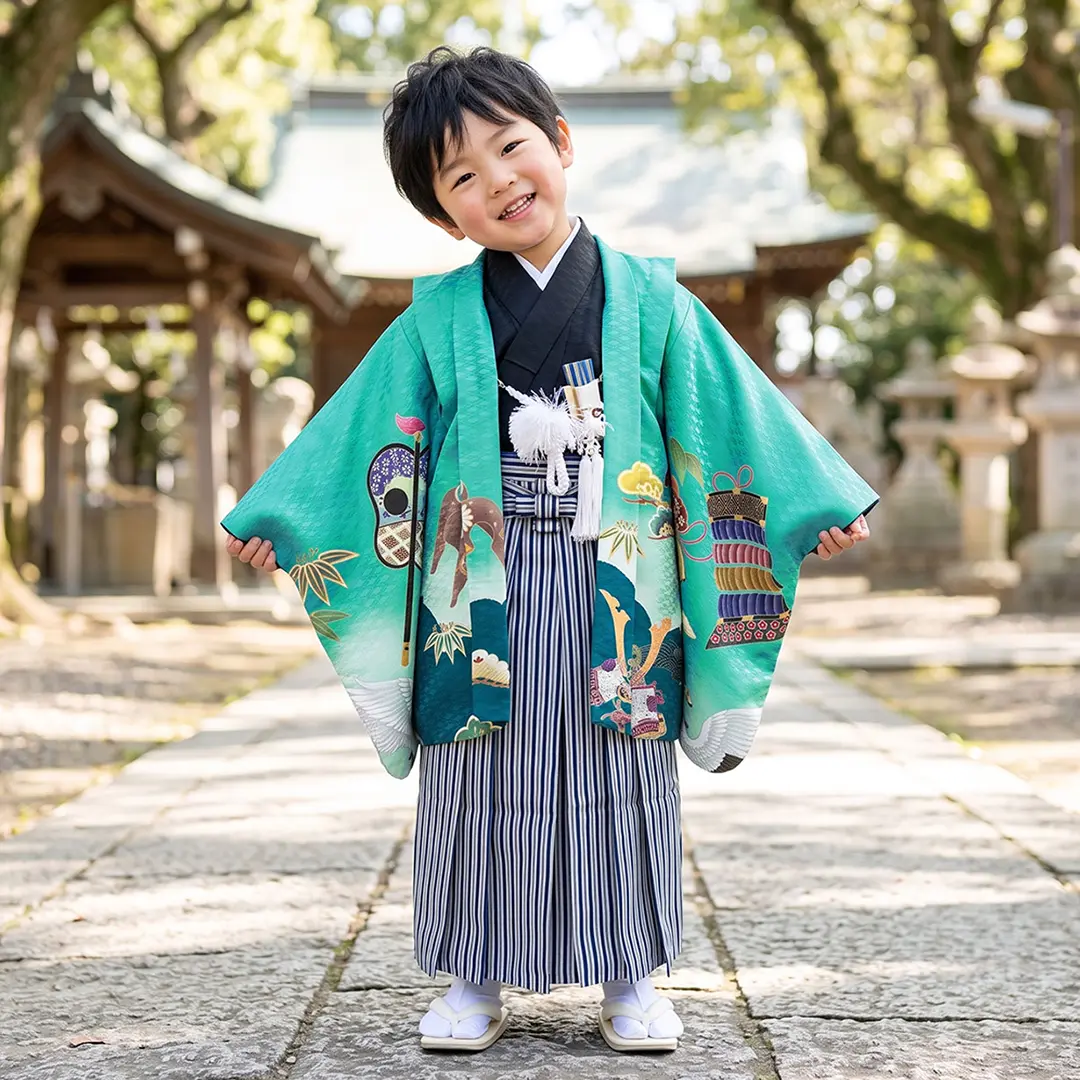 ブルーグリーンに鶴と兜、紺縞の袴／七五三・三歳男の子・袴