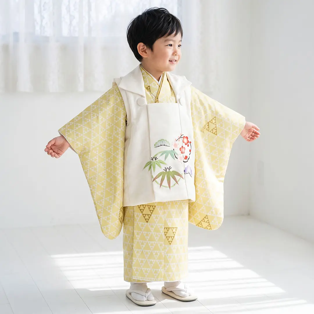 若芽色に鱗紋、白地に松竹梅の被布コートセット／七五三・三歳男の子・被布コートセット