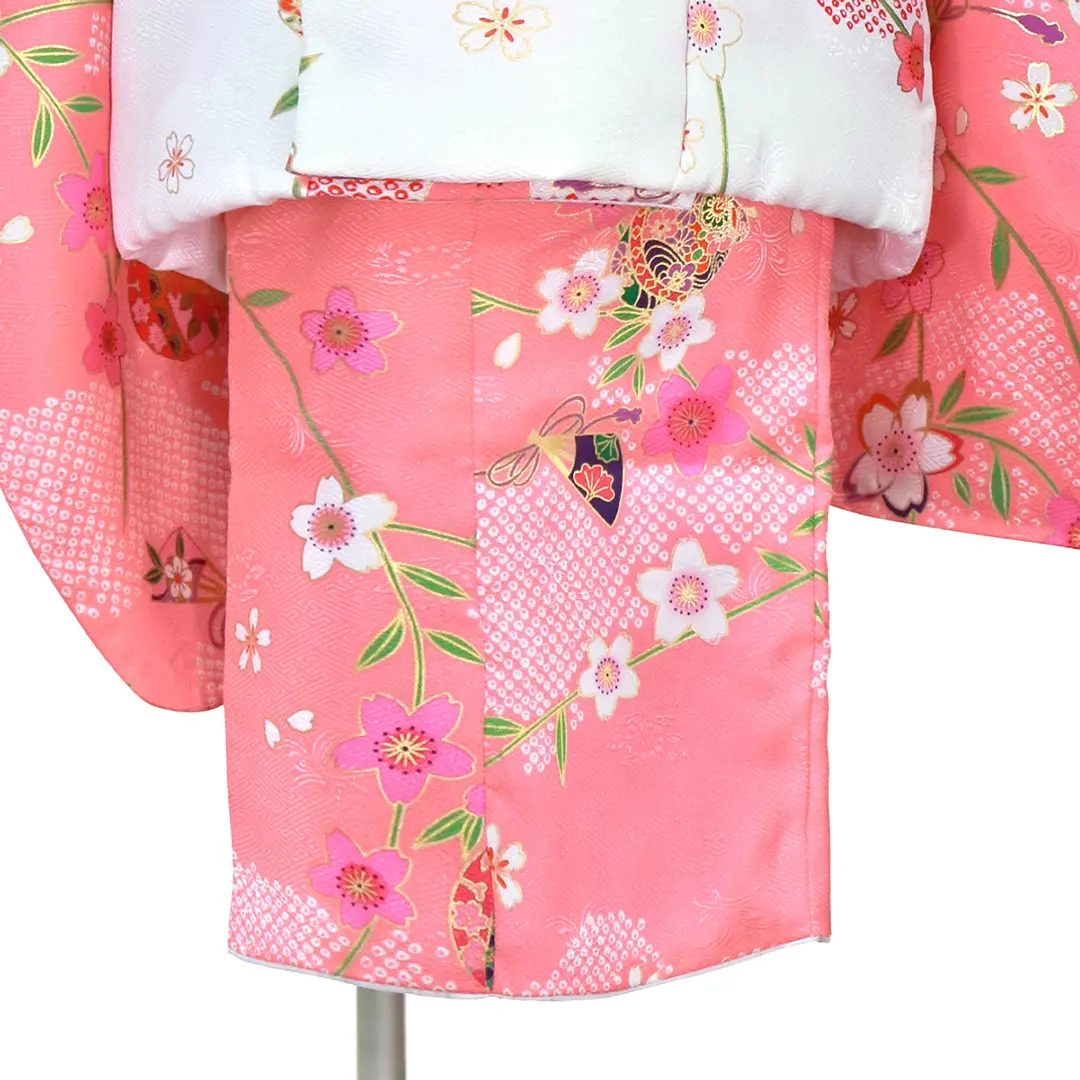 ピンク地に疋田の雲取りと桜、白の被布コートセット／七五三・三歳女の子／裾