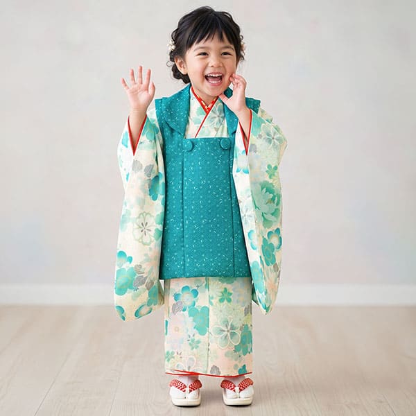 ブルーの花尽くし、麻の葉の被布コートセット／七五三・三歳女の子／着用イメージ