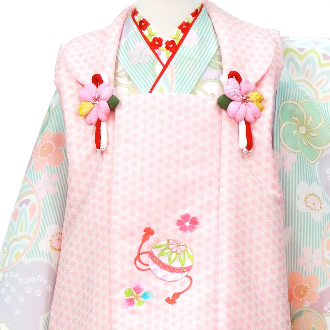 パステルグリーンのストライプに鞠と桜、ピンクの被布コートセット／七五三・三歳女の子／被布詳細