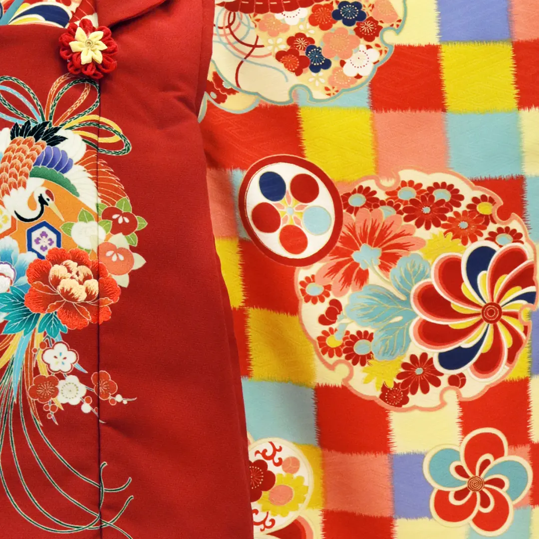 《LOWRYS FARM》カラフルな市松文様に雪輪とねじり梅、赤の被布コートセット／七五三・三歳女の子 袖