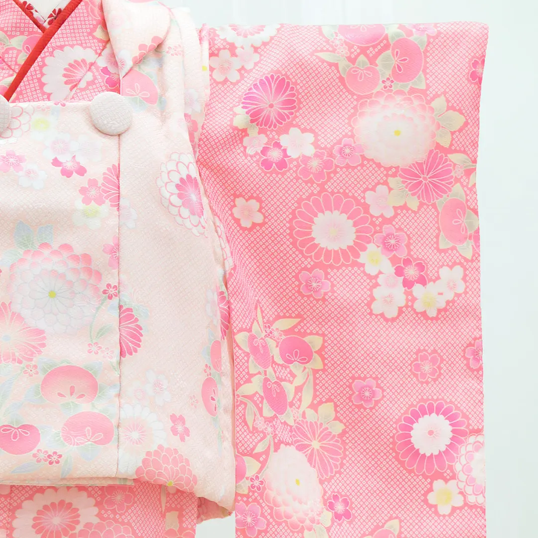 ピンクの疋田地に菊と桜、淡いピンクの被布コートセット／七五三・三歳女の子／袖