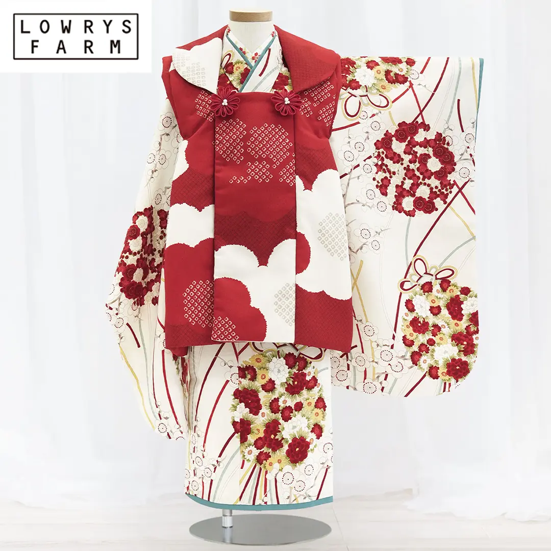 《LOWRYS FARM》白地に花薬玉、赤の被布コートセット／七五三・三歳女の子／正面