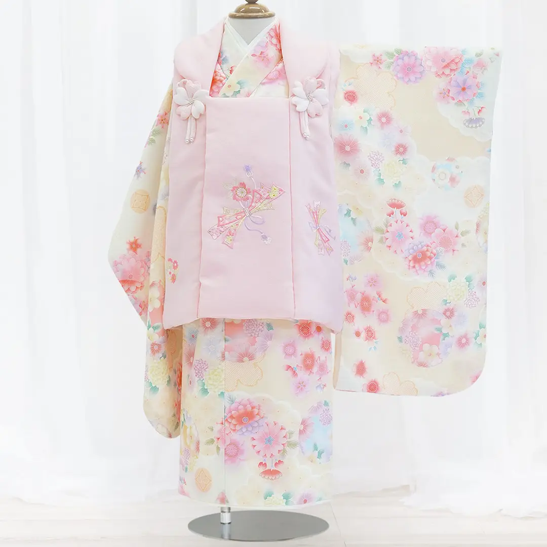 《花丸》黄色地に鞠と菊、クリームピンクの被布コートセット／七五三・三歳女の子／正面