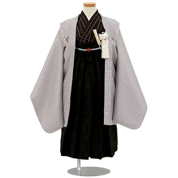 グレー地に銀の紋付、黒色の袴／七五三・五歳男の子・袴