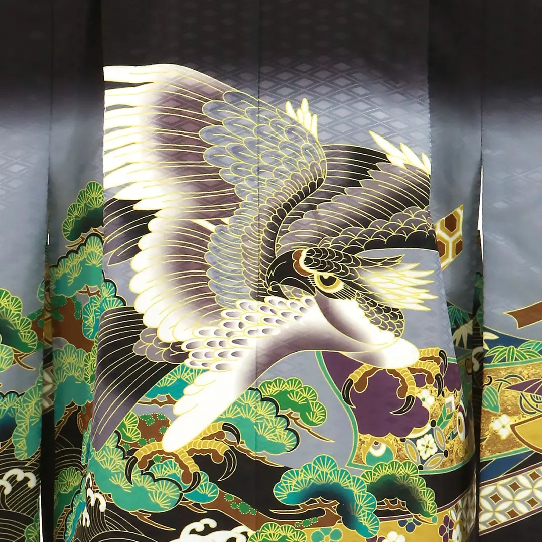 黒地に鷹と松に波、金襴の袴／七五三・五歳男の子・袴／背中の柄詳細