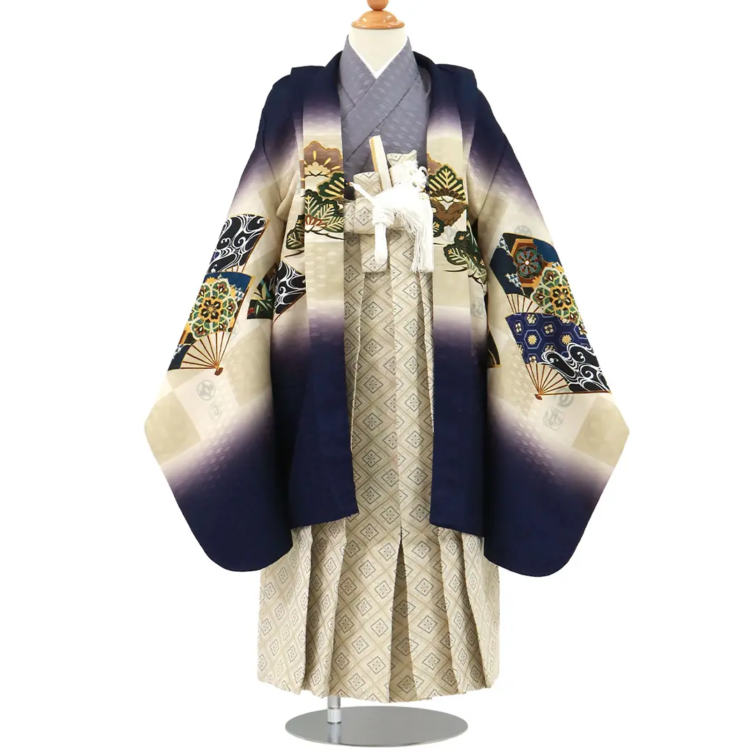 紺地に鷹と市松に扇、白グレーの袴／七五三・五歳男の子・袴／正面