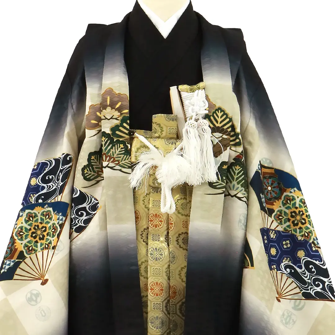 黒地に鷹と市松に扇、金襴の袴／七五三・五歳男の子・袴／衿元詳細