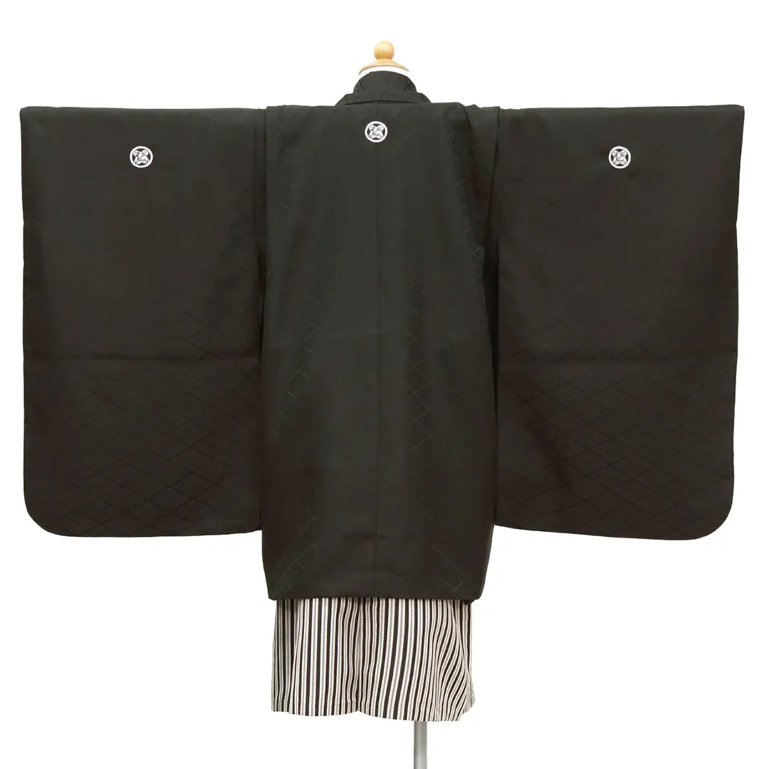 刺繍紋付、黒縞の袴／七五三・五歳男の子・袴 背中