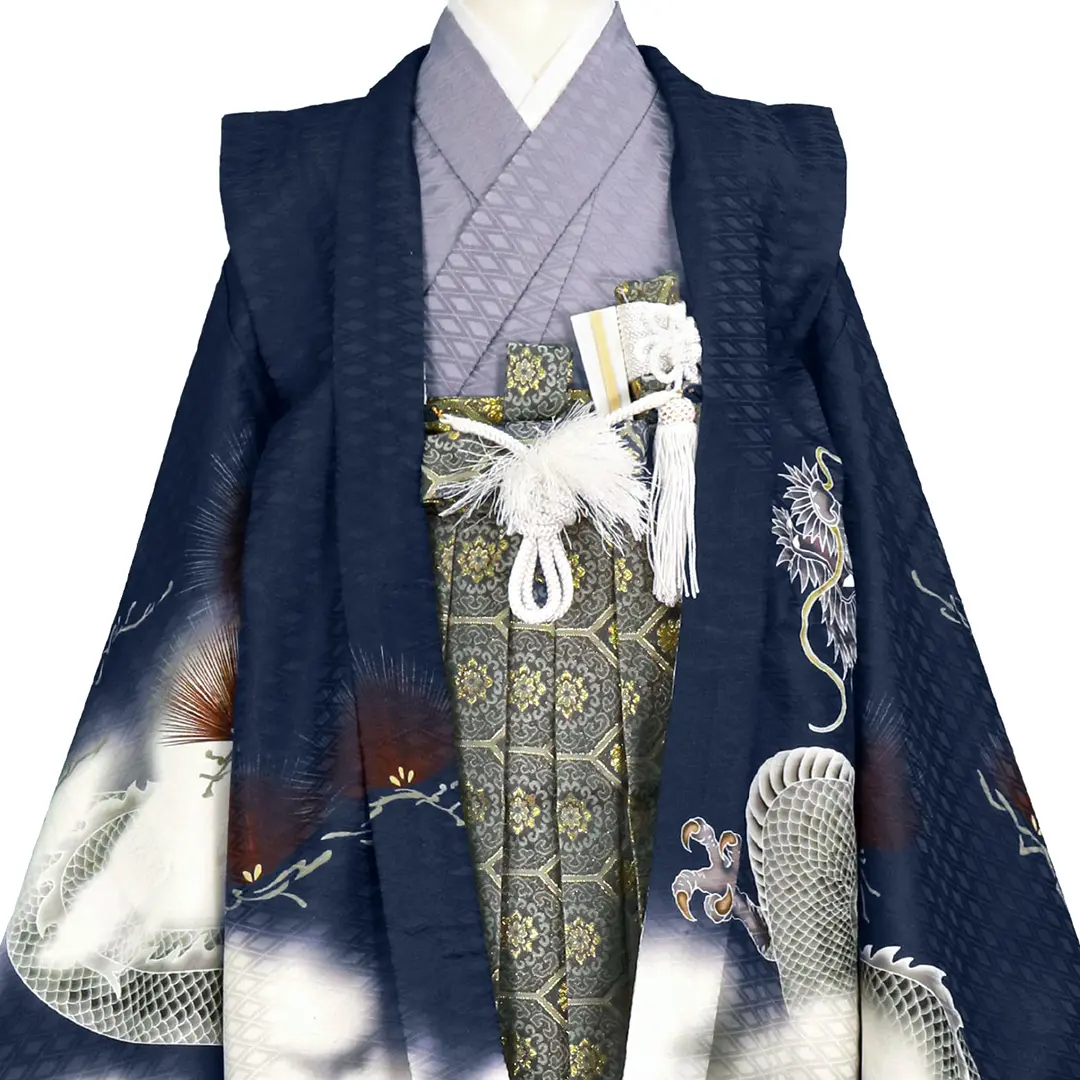 紺地に鷹と雲龍、紺縞の袴／七五三・五歳男の子・袴／衿元詳細