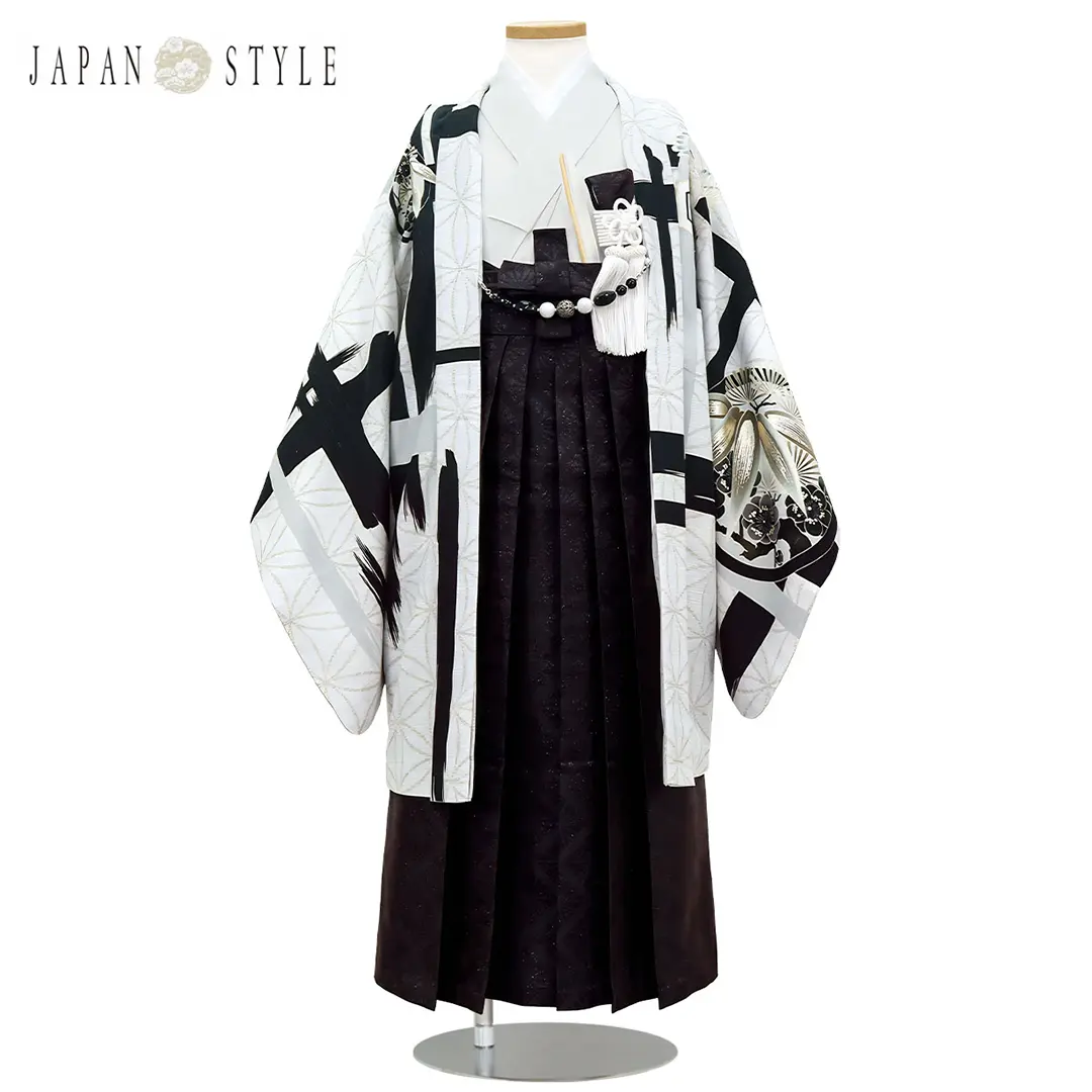 《JAPAN STYLE》鷹に変わり七宝柄（白）、濃い茶色の袴／七五三・五歳男の子・袴／正面