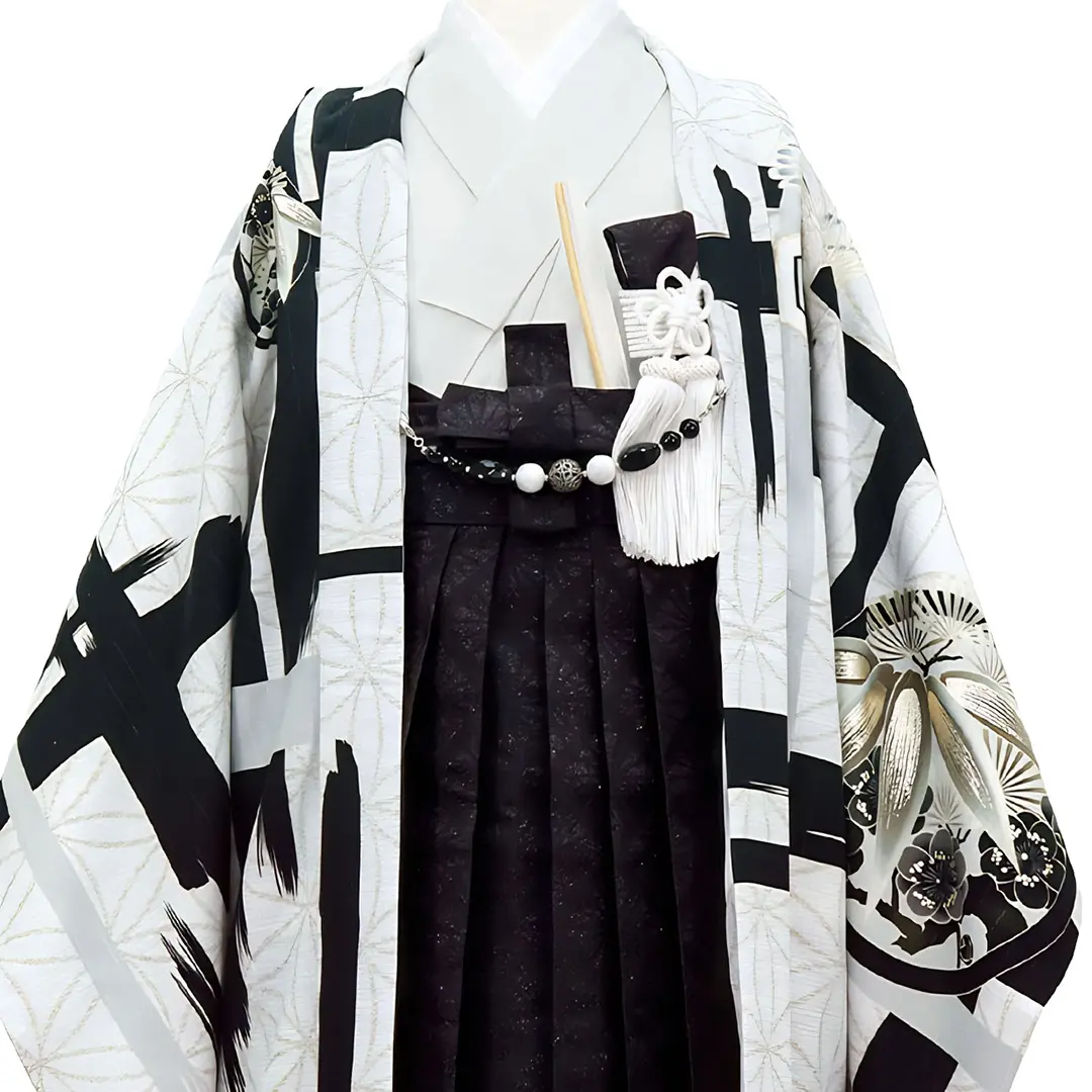 《JAPAN STYLE》鷹に変わり七宝柄（白）、濃い茶色の袴／七五三・五歳男の子・袴／衿元詳細