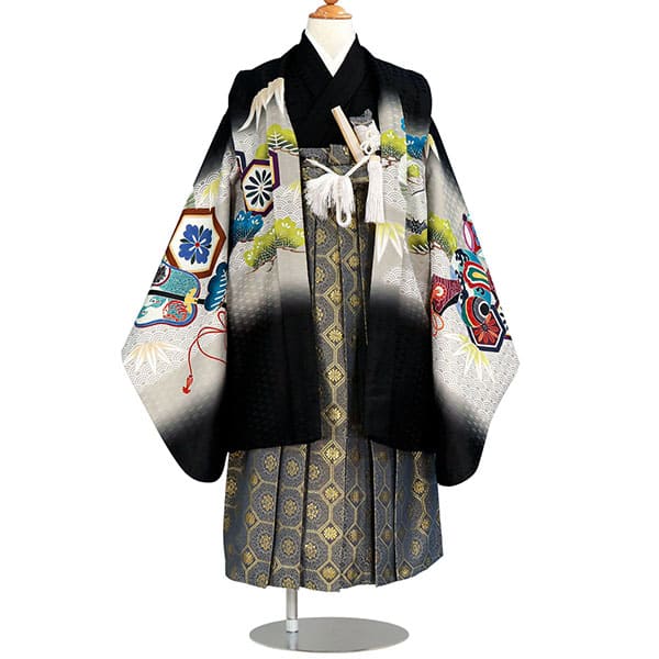 黒地に太刀と兜、藍鼠の袴／七五三・五歳男の子・袴