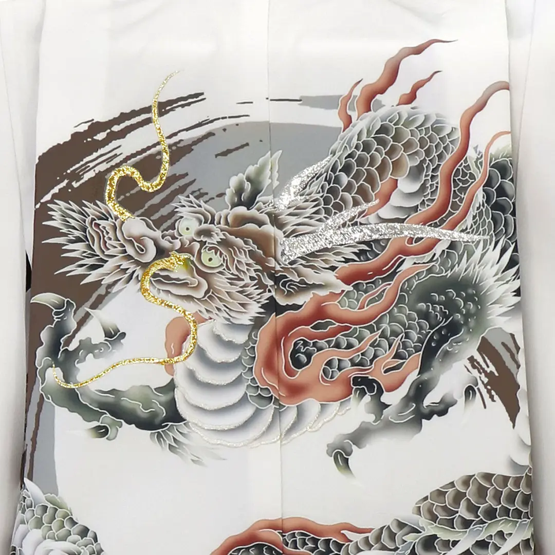 白地に雲龍と丸紋、黒縞の袴／七五三・五歳男の子・袴／背中の柄詳細