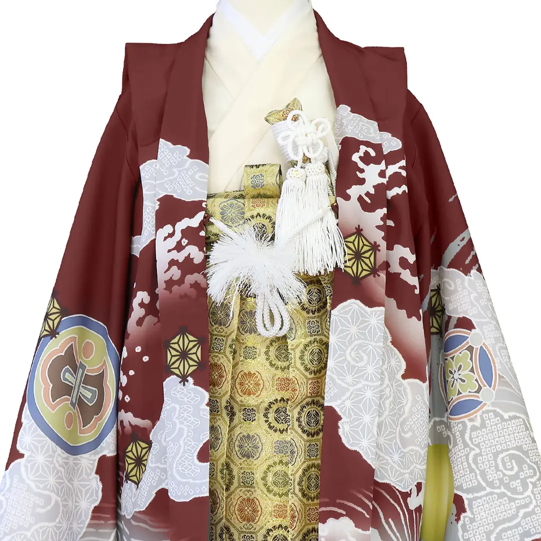 臙脂地に兜と丸紋、金襴の袴／小さめサイズ／七五三・五歳男の子・袴／衿元詳細