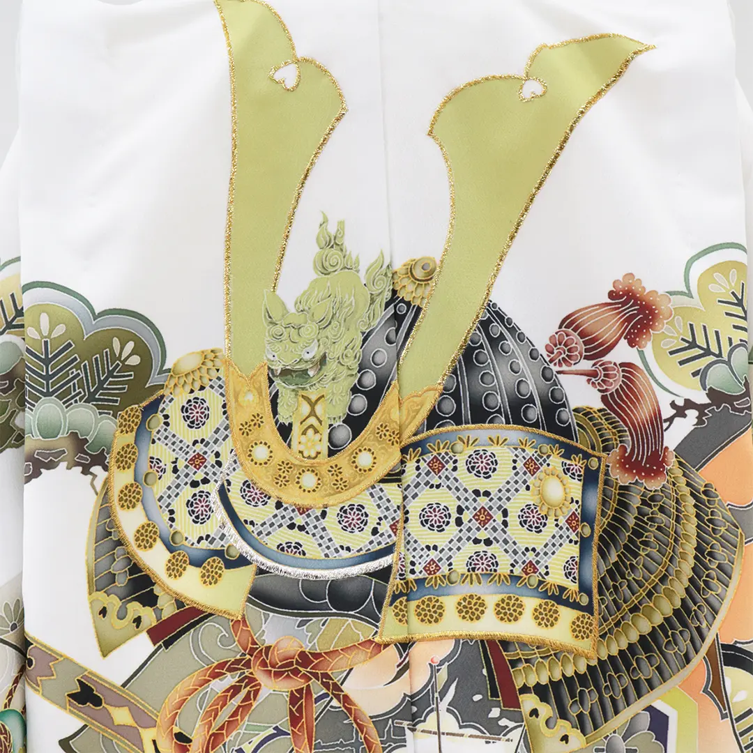 白地に兜と三種の神器、藍鼠の袴／小さめサイズ／七五三・五歳男の子・袴