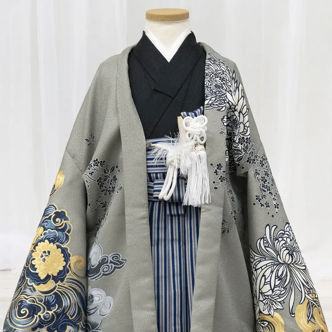 <信玄> 灰色地に虎、紺縞の袴／小さめサイズ／七五三・五歳男の子・袴／衿元詳細