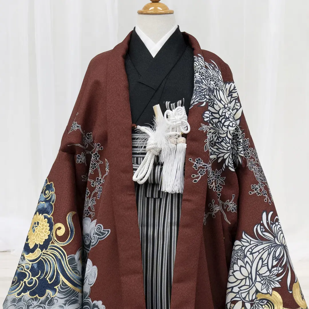 <信玄> 赤茶地に虎、黒縞の袴／小さめサイズ／七五三・五歳男の子・袴／衿元詳細