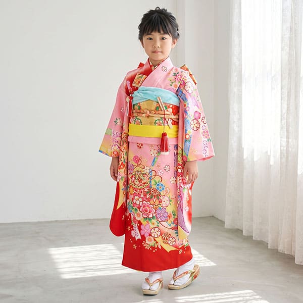 ピンク地に鞠と牡丹、熨斗の着物／七五三・七歳女の子 | 宅配着物