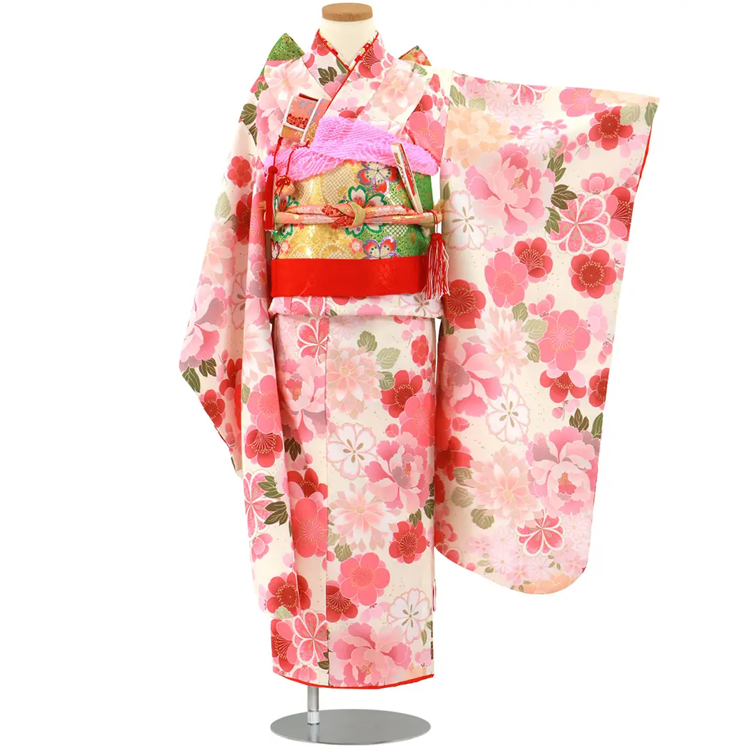 クリーム地にピンクの花尽くしの着物／七五三・七歳女の子／正面