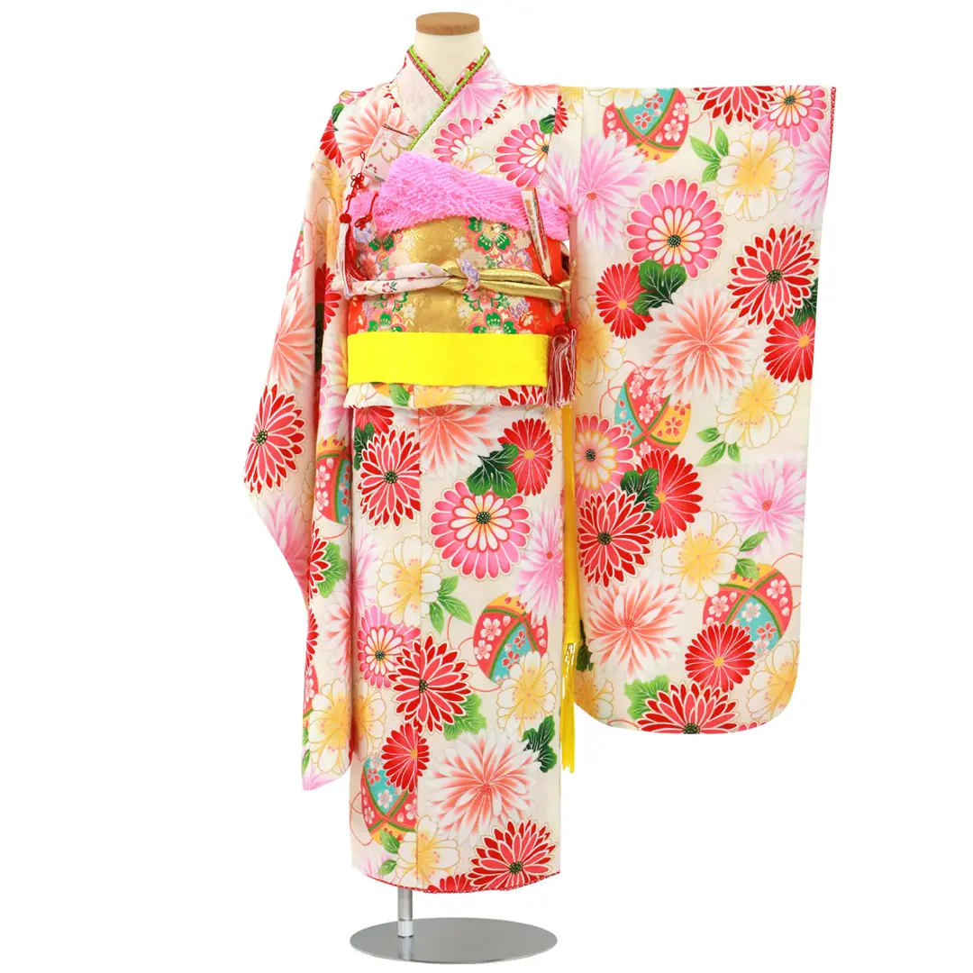 白地に和菊の着物／七五三・七歳女の子 | 宅配着物レンタルの京都かし