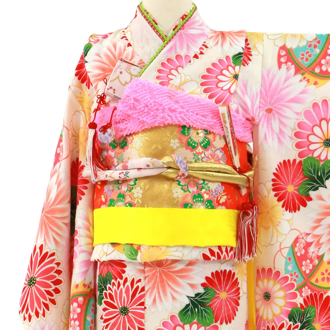 白地に和菊の着物／七五三・七歳女の子 | 宅配着物レンタルの京都かし