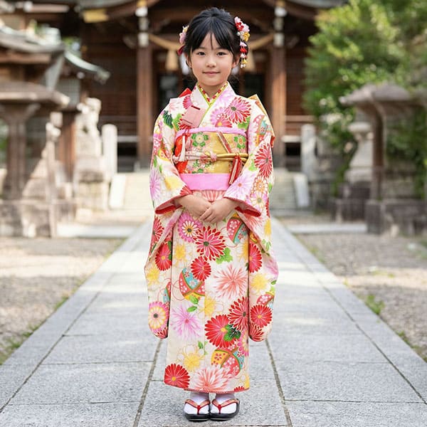 白地に和菊の着物／七五三・七歳女の子 | 宅配着物レンタルの京都かし