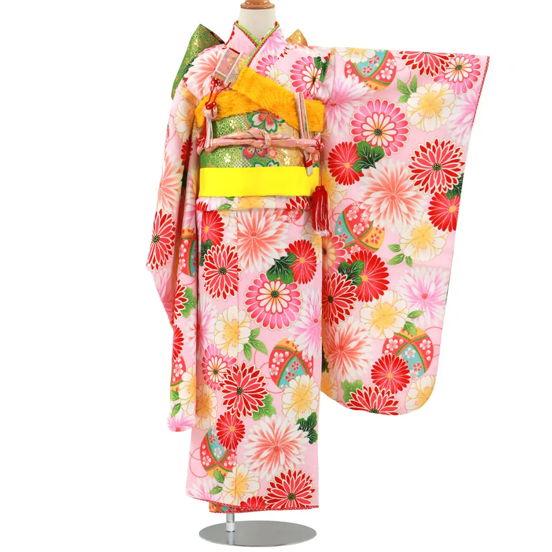 薄ピンクに和菊の着物／七五三・七歳女の子／正面