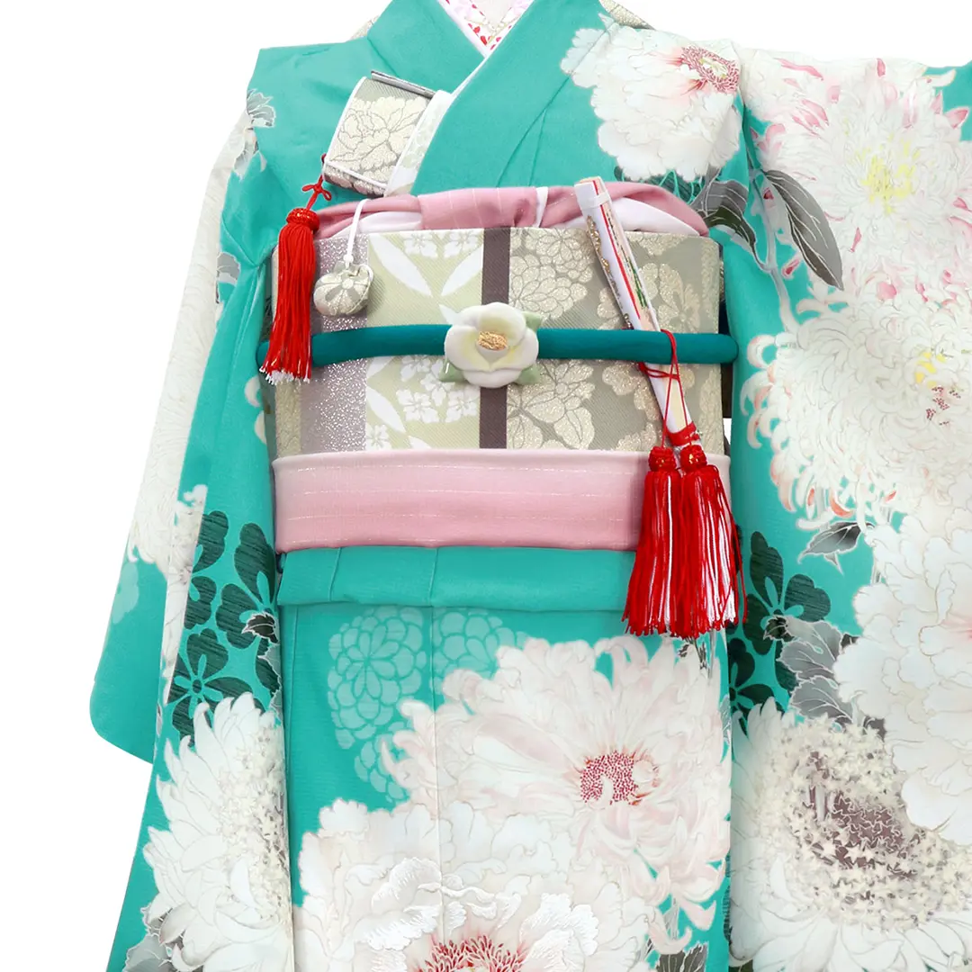《芸艸堂》大輪の牡丹と菊の着物（ライトブルー）／七五三・七歳女の子 正面アップ