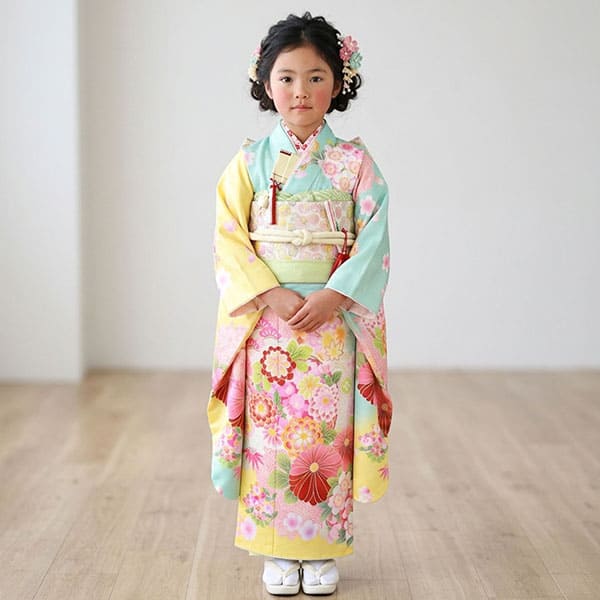 黄色と水色地に花丸文の着物（白帯にグリーン）／七五三・七歳女の子