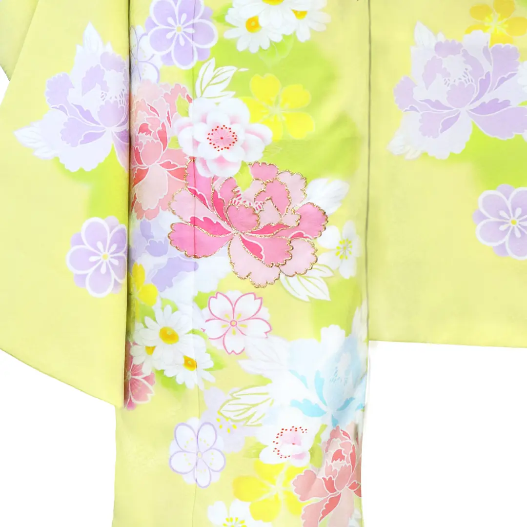 パステルグリーンに花模様の着物（白帯に紫）／七五三・七歳女の子／裾詳細