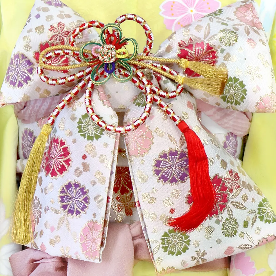 パステルグリーンに花模様の着物（白帯に紫）／七五三・七歳女の子／帯