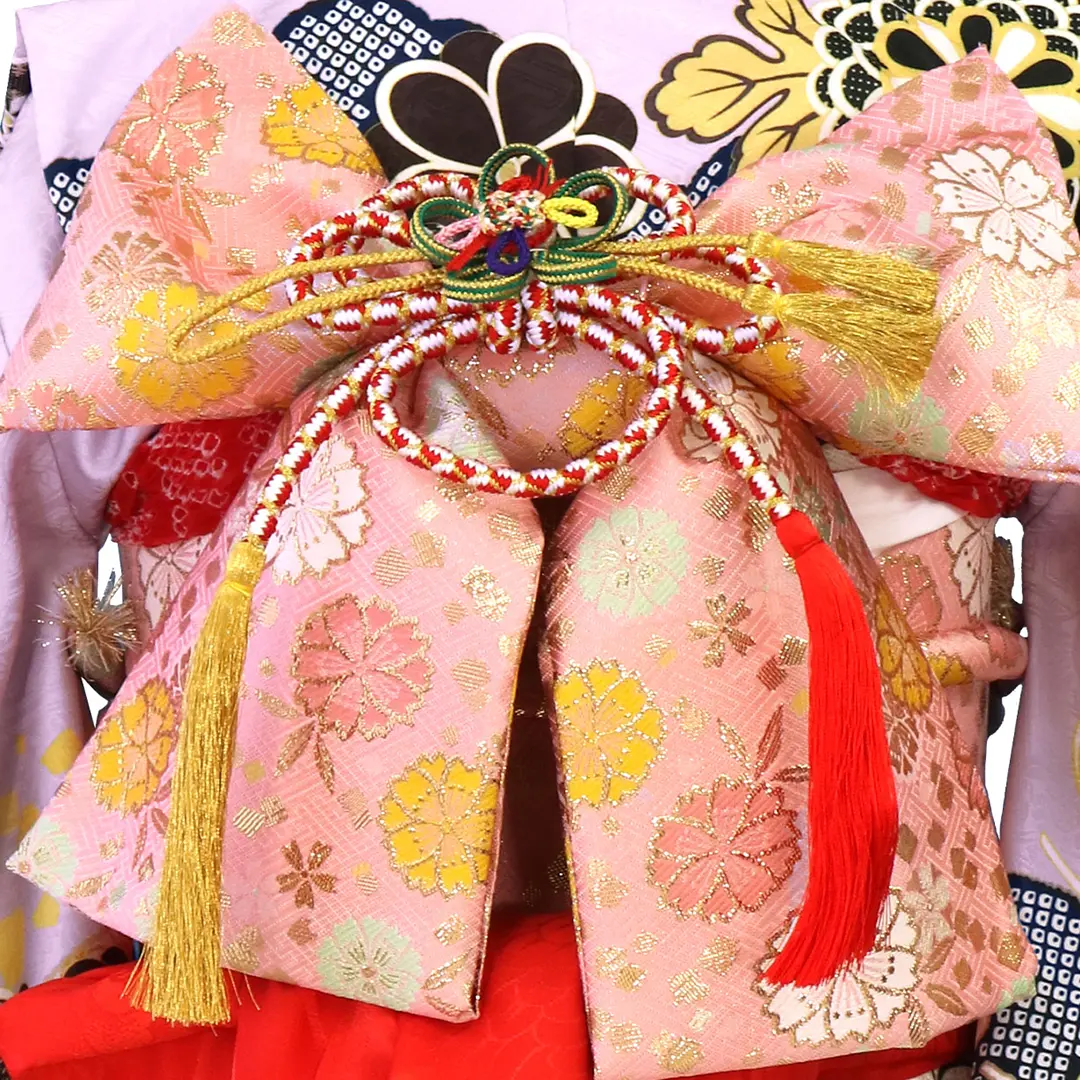 薄紫地に菊と松竹梅の着物（赤）／七五三・七歳女の子／帯