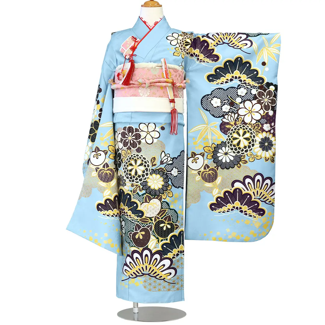 薄水色に菊と松竹梅の着物（アイボリー）／七五三・七歳女の子／正面