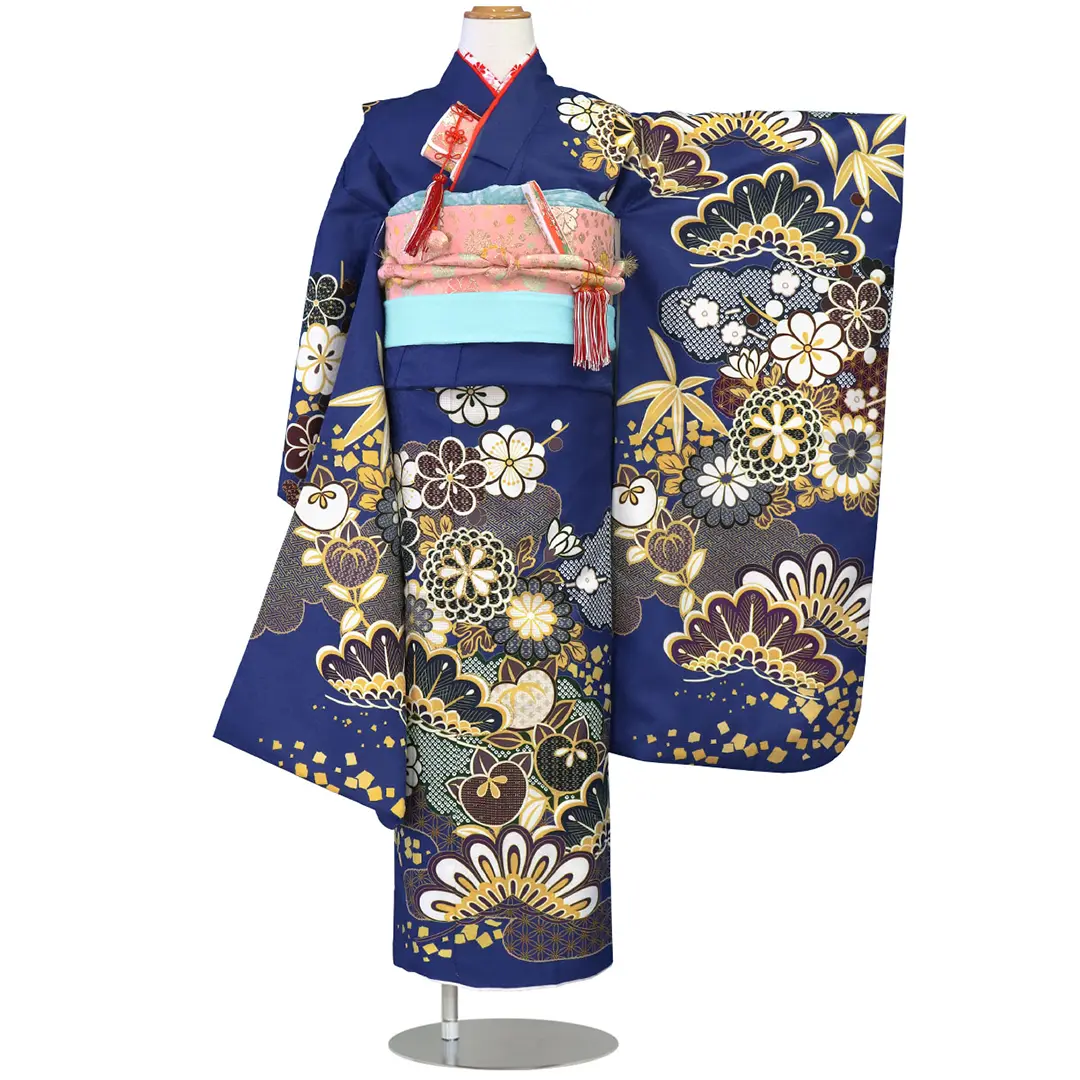 紺地に菊と松竹梅の着物（水色）／七五三・七歳女の子／正面