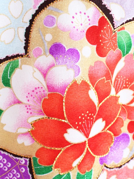紫地に染め疋田に桜の祝い着（産着）／女児