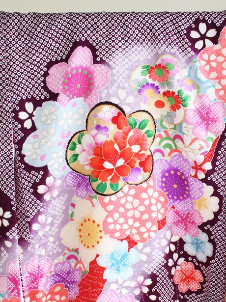 紫地に染め疋田に桜の祝い着（産着）／女児