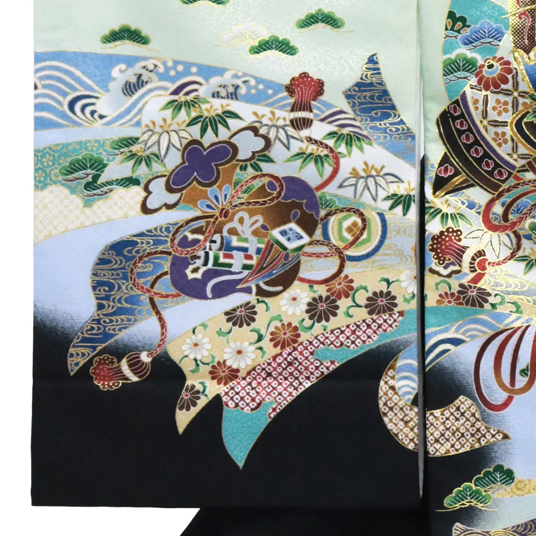 お宮参り産着／<福助> 黒地に兜と束ね熨斗の祝い着／男児（ポリエステル）／左袖詳細