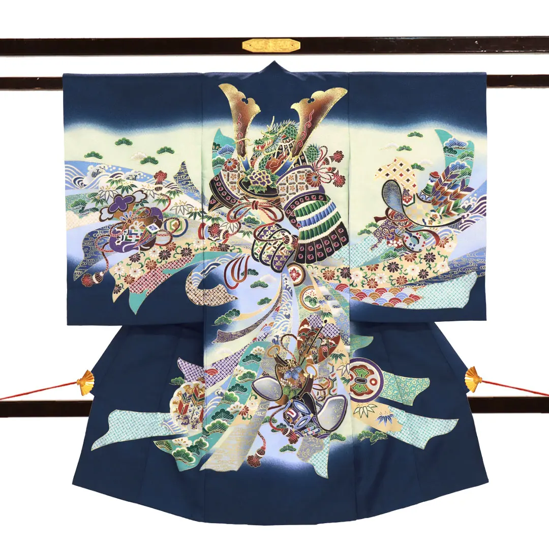 <福助> 紺地に兜と束ね熨斗の祝い着／男児（ポリエステル）／正面