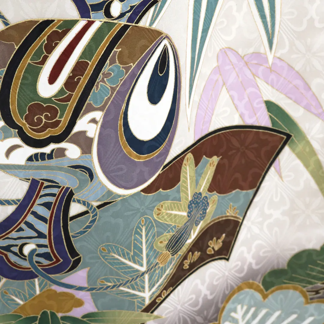 <粋>白地に兜や打ち出の小槌の祝い着／柄詳細②