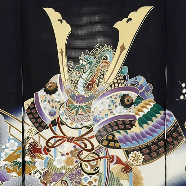 【涼しい】お宮参り産着／黒地に兜と几帳に松の絽の祝い着／男児／背中の兜詳細