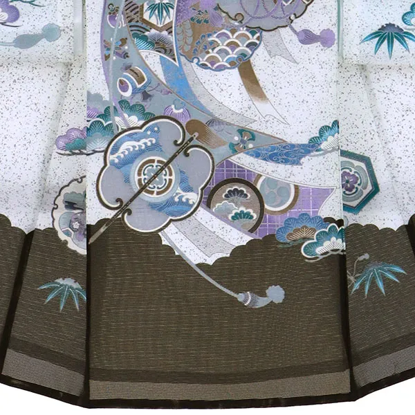 黒と白の地に鷹と熨斗の絽の祝い着（産着）／男児（ポリエステル）裾模様