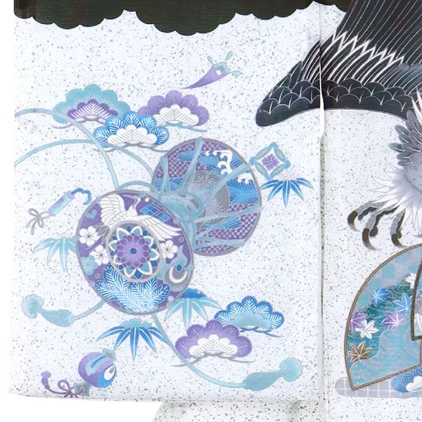 黒と白の地に鷹と扇の絽の祝い着（産着）／男児（ポリエステル）左袖