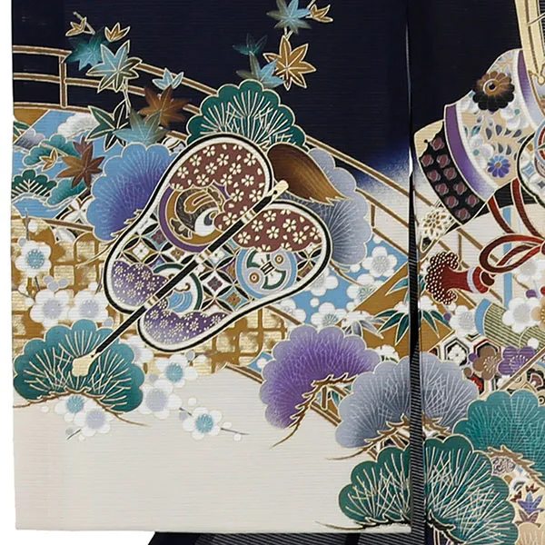 紺地に兜と几帳に松の絽の祝い着（産着）／男児 左袖